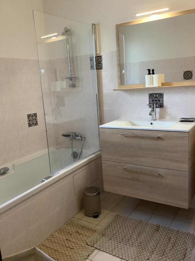 Gite Milin A Sizun Hebergement Confortable Pour 7 Pers Bagian luar foto