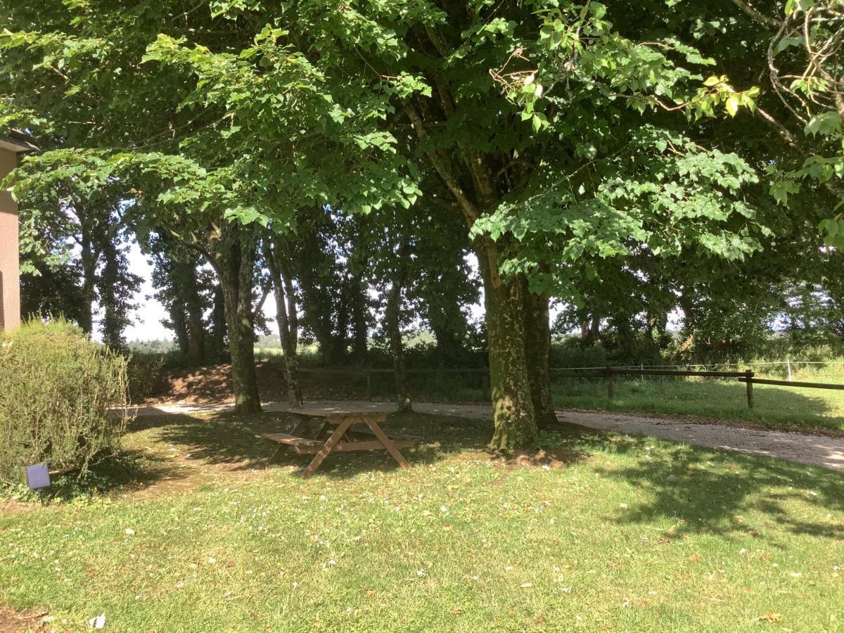 Gite Milin A Sizun Hebergement Confortable Pour 7 Pers Bagian luar foto